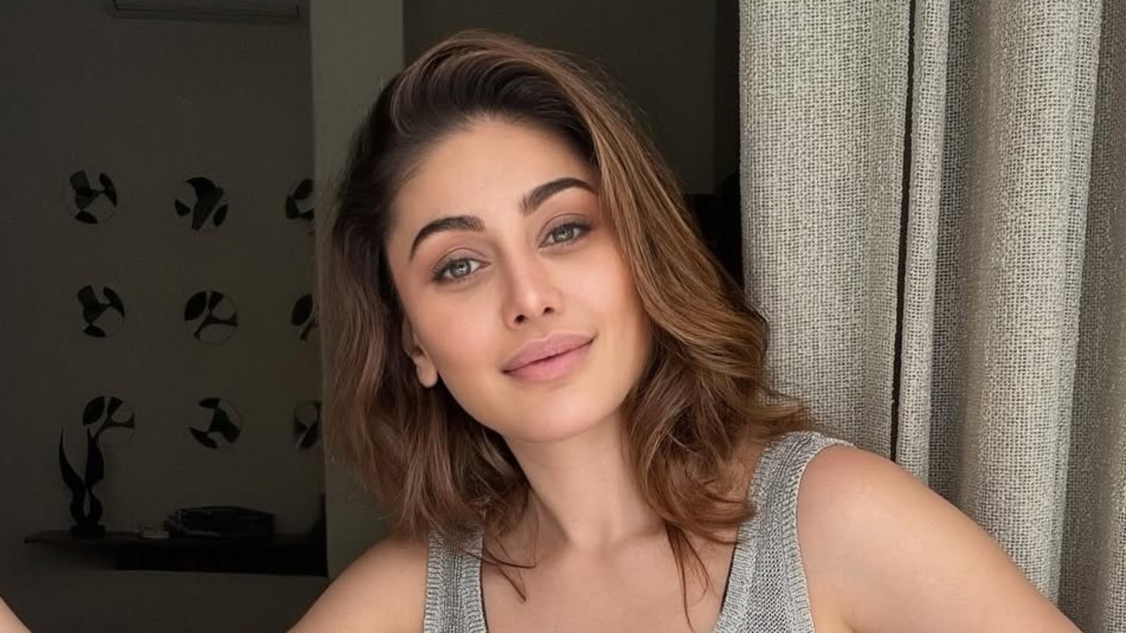 Bigg Boss Contestant and Model Shefali Jariwala passed away.